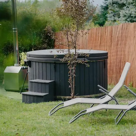 Nyaktekercs Wood Cabin - Hot Tub *