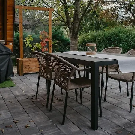 בית נופש Nyaktekercs Wood Cabin - Hot Tub אסטרגום